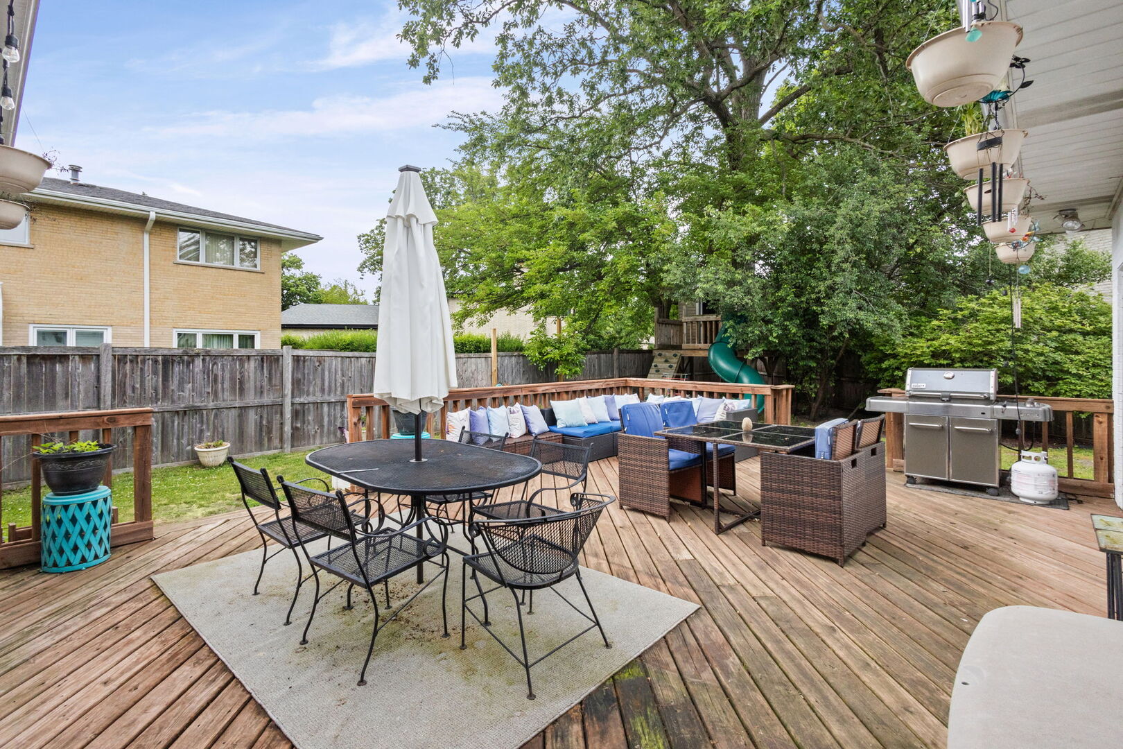 6913 N Concord Lane, Niles, IL 60714