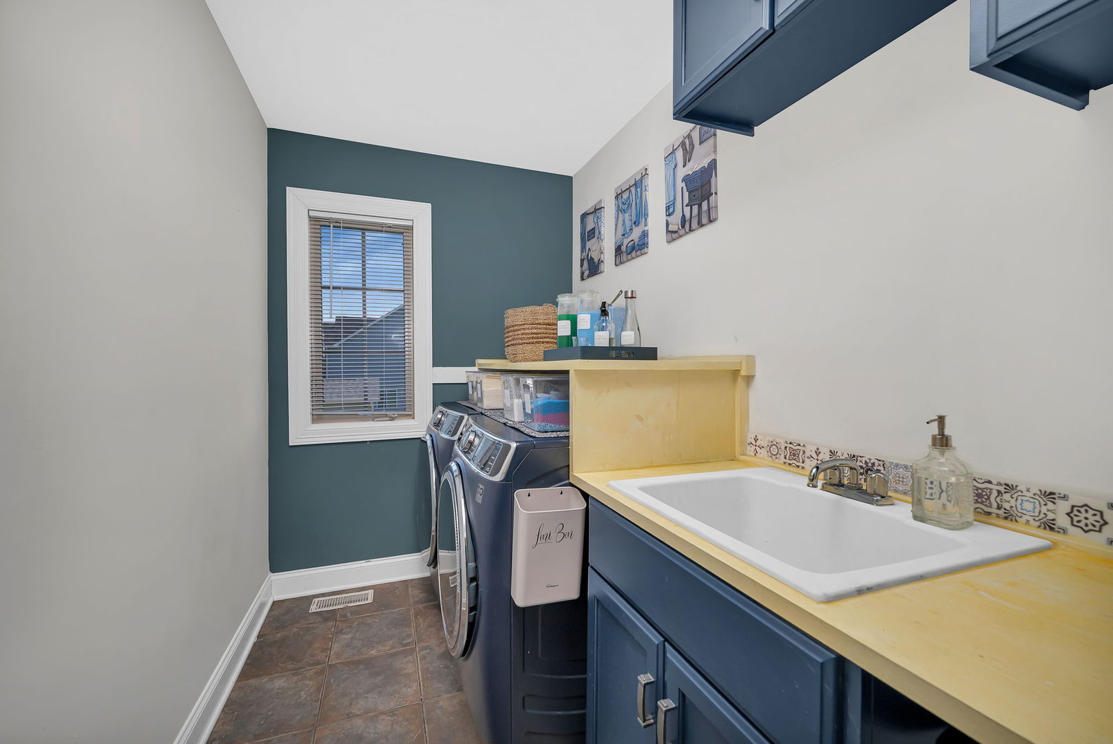 26965 W Old Kerry, Channahon, IL 60410