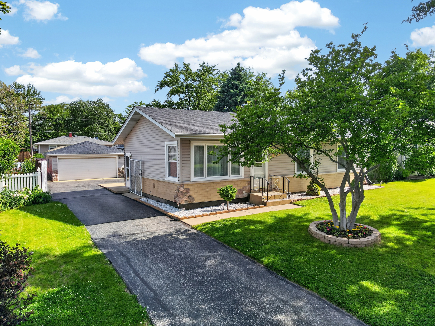 1104 Basin Drive, Lockport, IL 60441