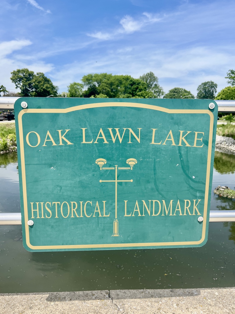 5425 Drury Lane, Oak Lawn, IL 60453