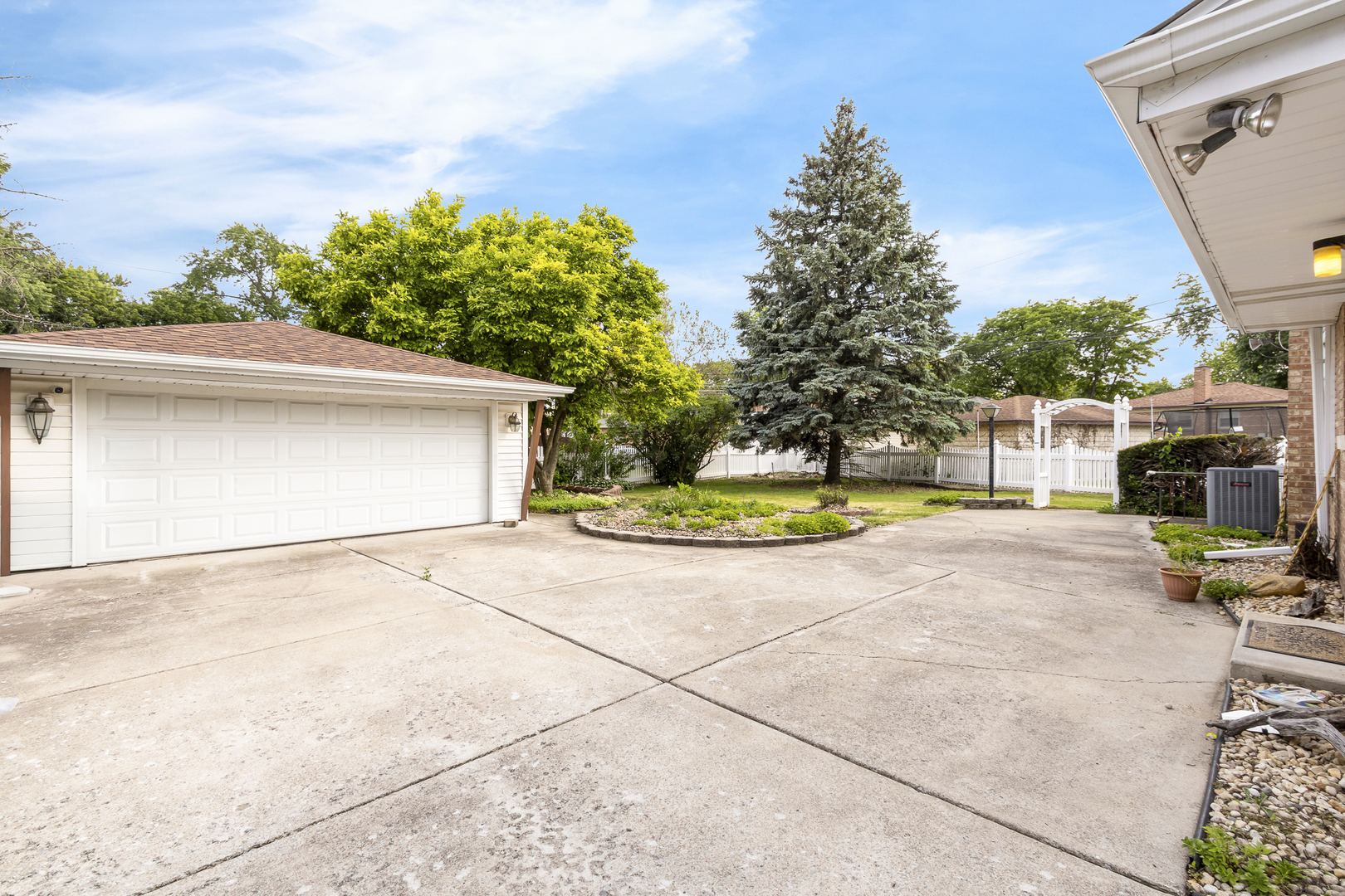 5425 Drury Lane, Oak Lawn, IL 60453