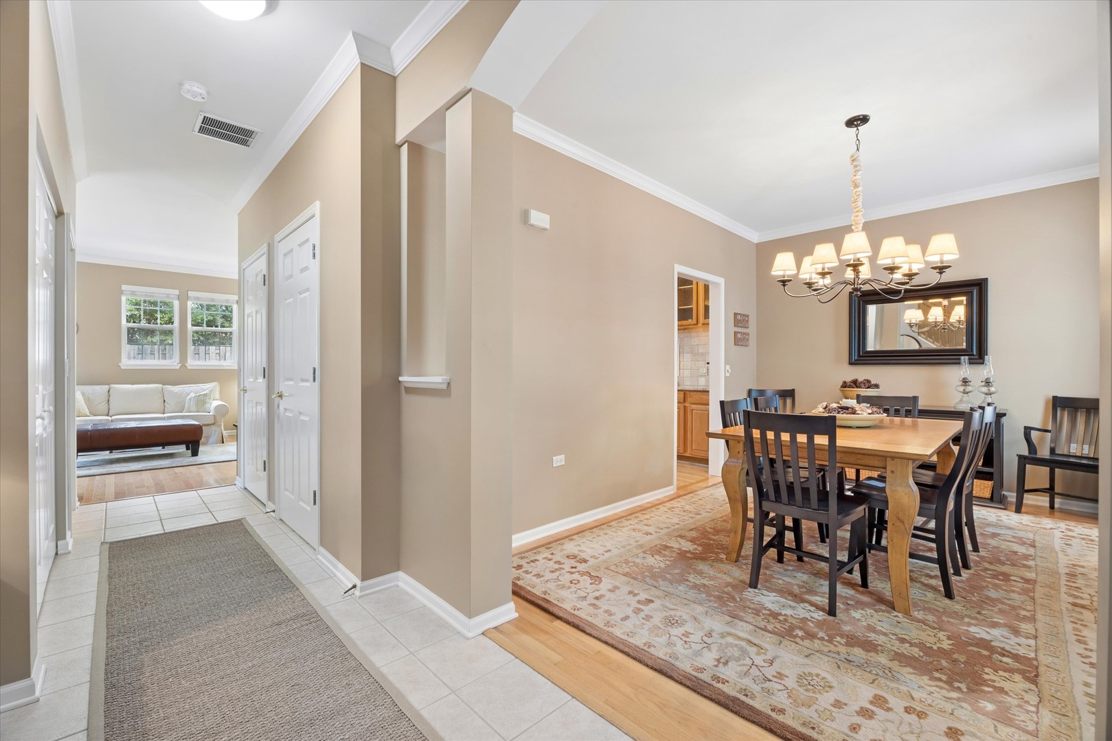 621 Dunhill Lane, Carol Stream, IL 60188