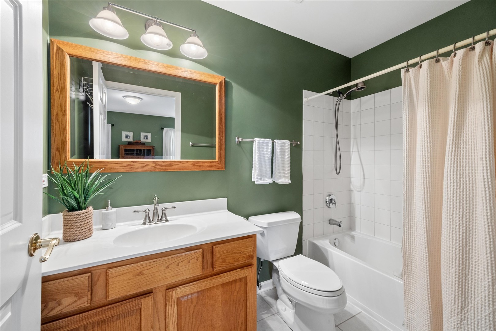 621 Dunhill Lane, Carol Stream, IL 60188