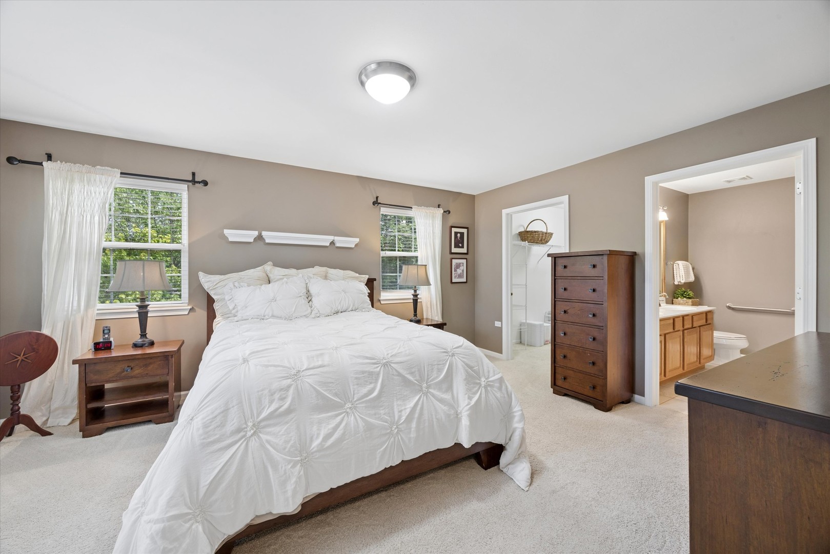 621 Dunhill Lane, Carol Stream, IL 60188