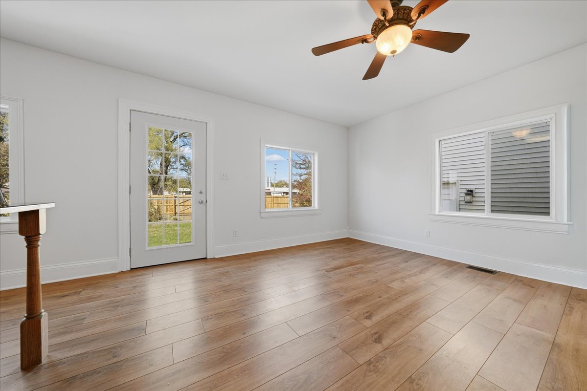 317 E Dearborn Street, Plano, IL 60545
