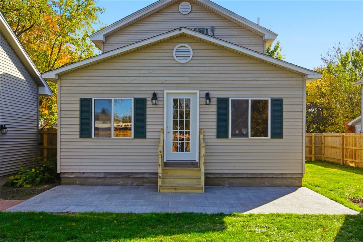 317 E Dearborn Street, Plano, IL 60545