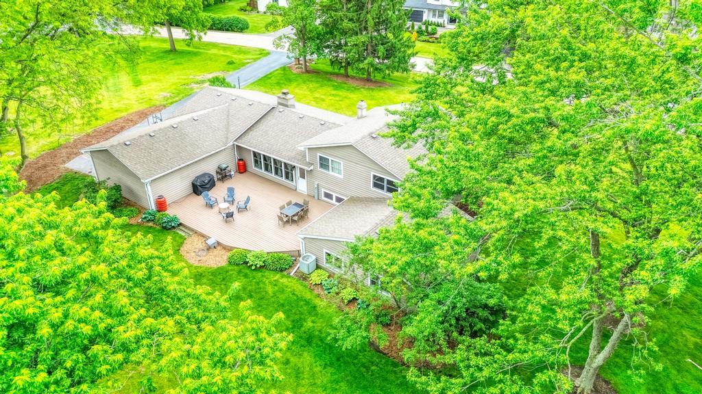 325 Canterbury Lane, Inverness, IL 60010