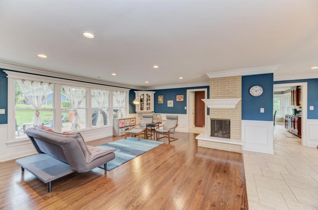 325 Canterbury Lane, Inverness, IL 60010