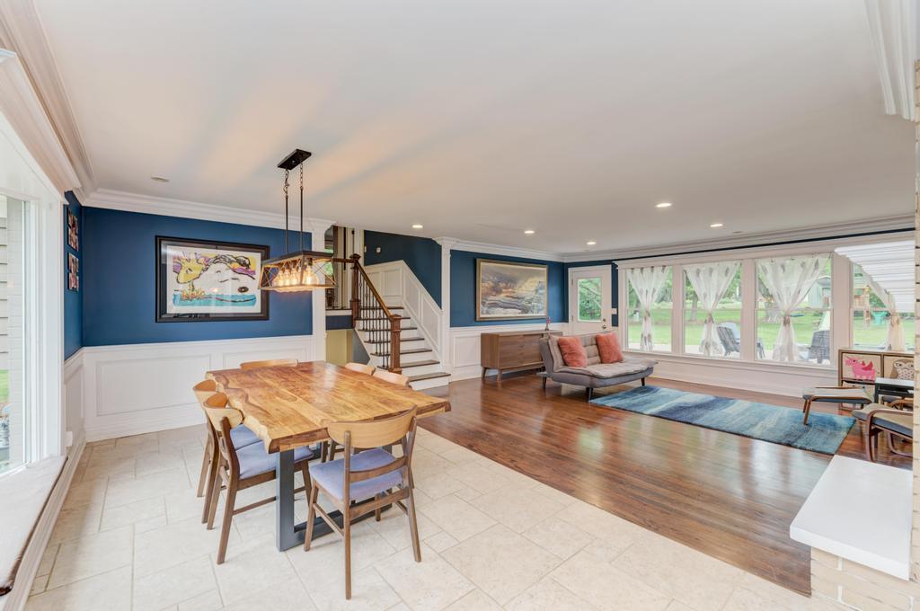 325 Canterbury Lane, Inverness, IL 60010