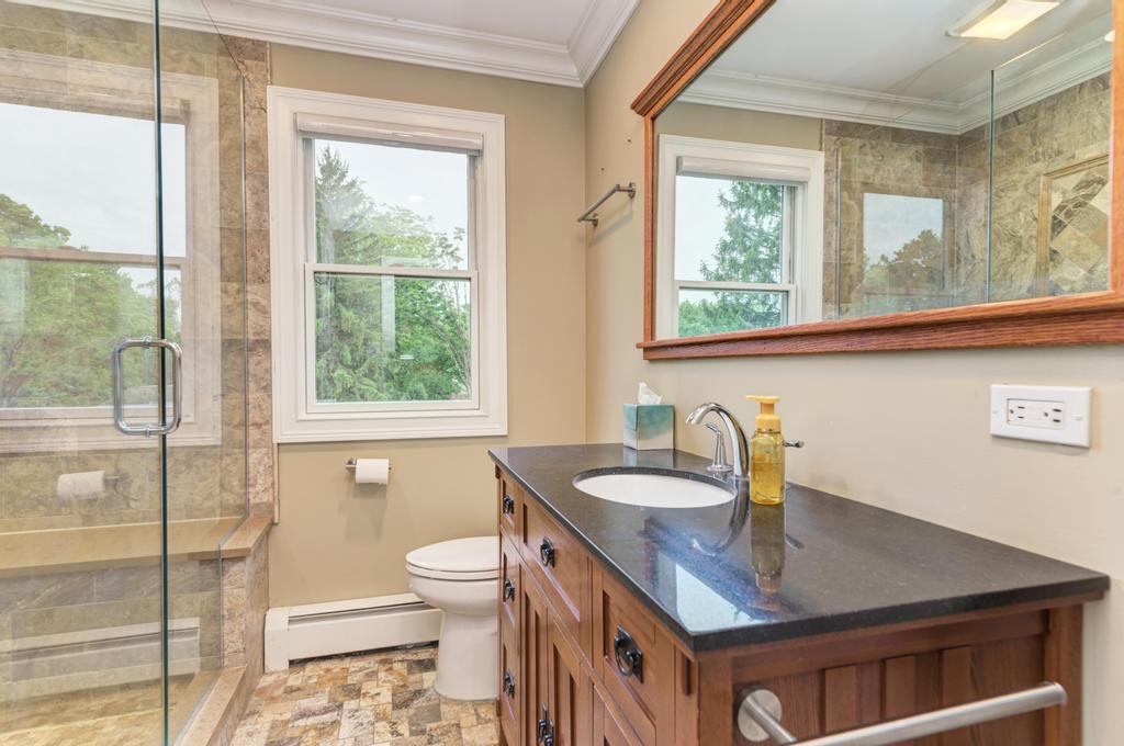 325 Canterbury Lane, Inverness, IL 60010