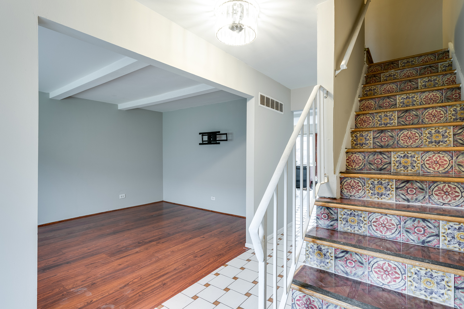 18W269 Kirkland Lane, Villa Park, IL 60181