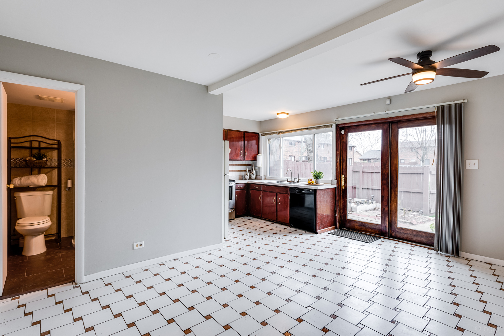 18W269 Kirkland Lane, Villa Park, IL 60181