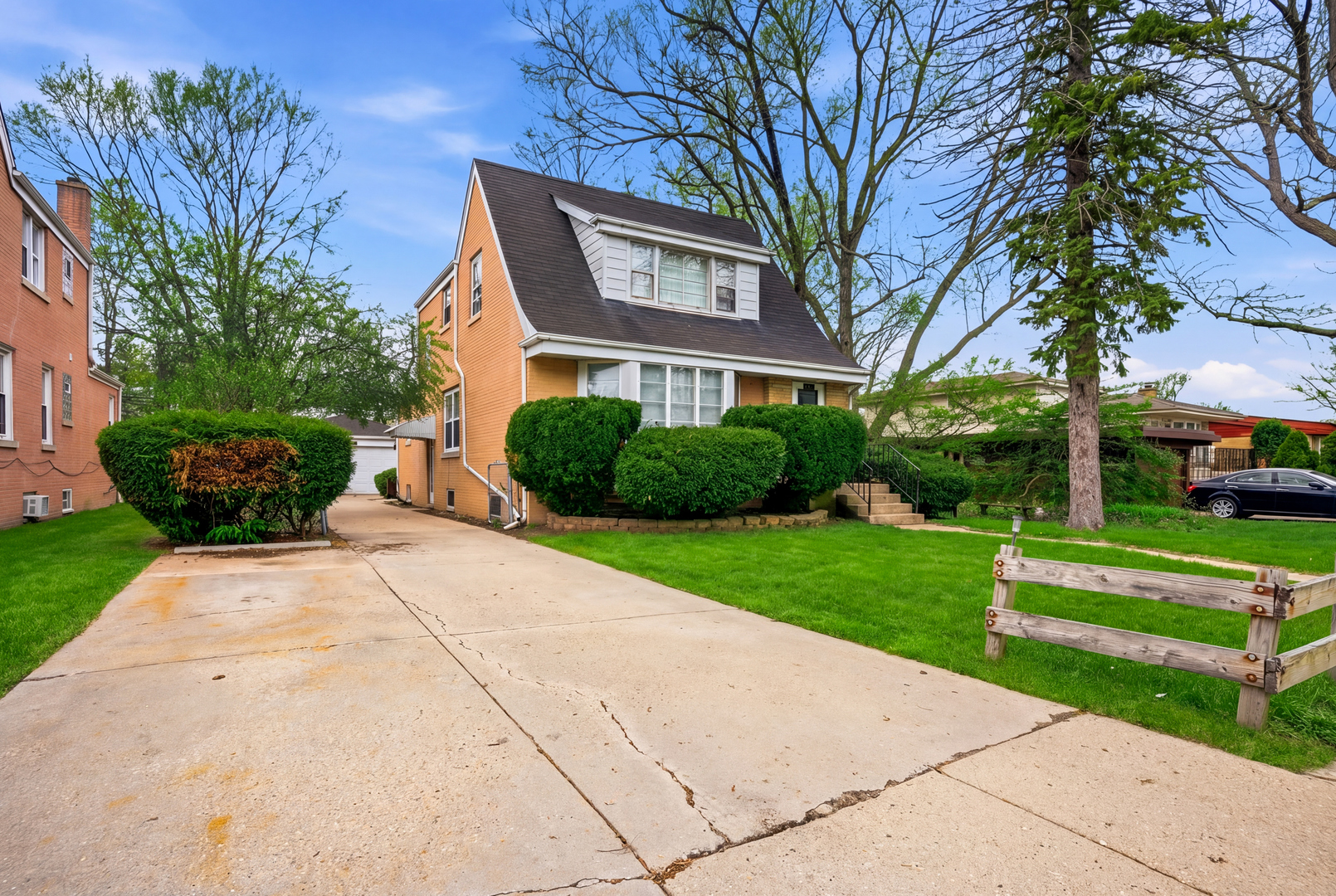 1216 N Northwest Highway, Park Ridge, IL 60068