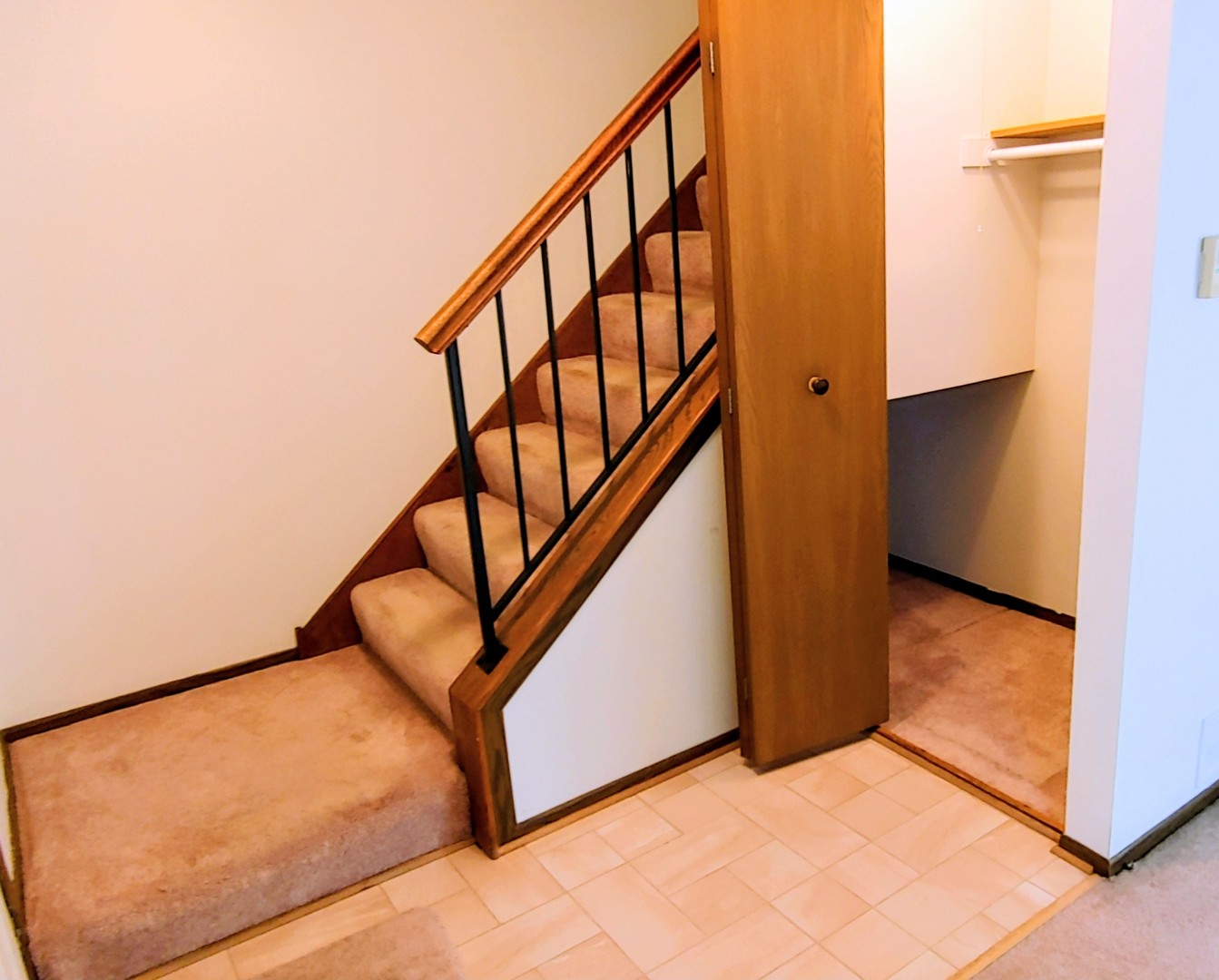 1070 Glouchester Harbor #1070, Schaumburg, IL 60193