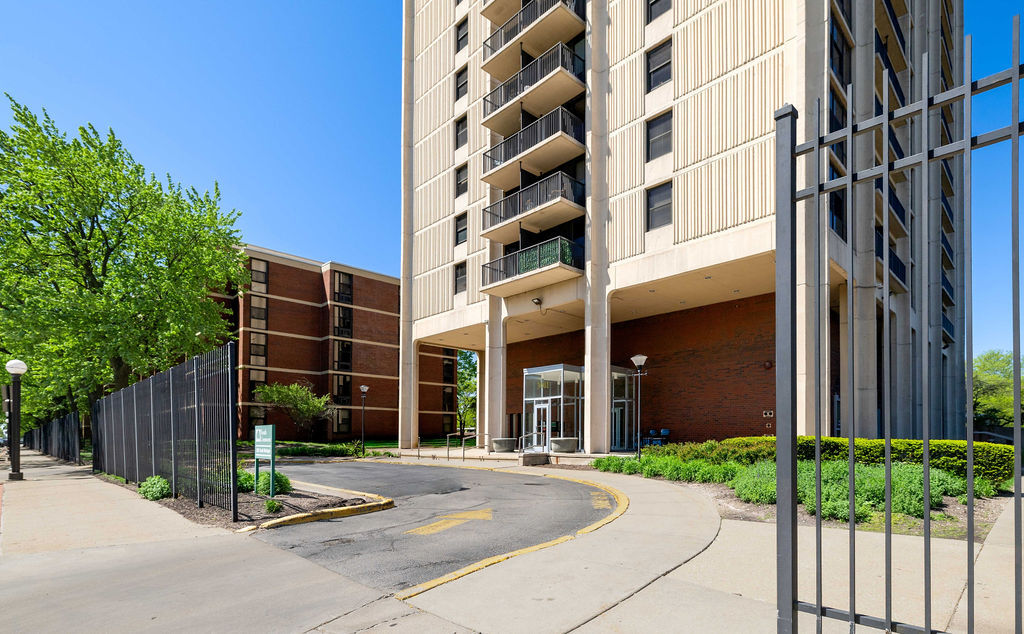 3001 S Michigan Avenue #1006, Chicago, IL 60616