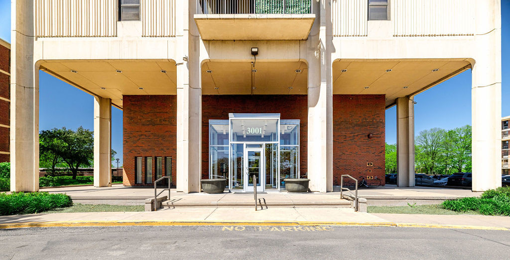 3001 S Michigan Avenue #1006, Chicago, IL 60616