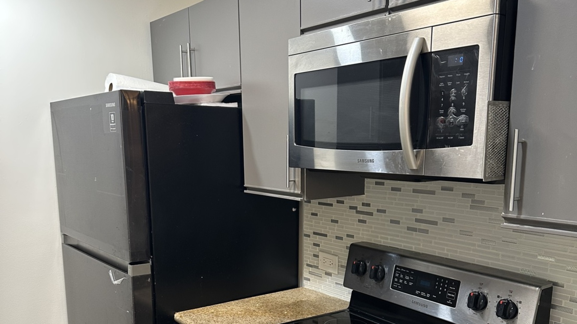 75 Kristin Circle #613, Schaumburg, IL 60195