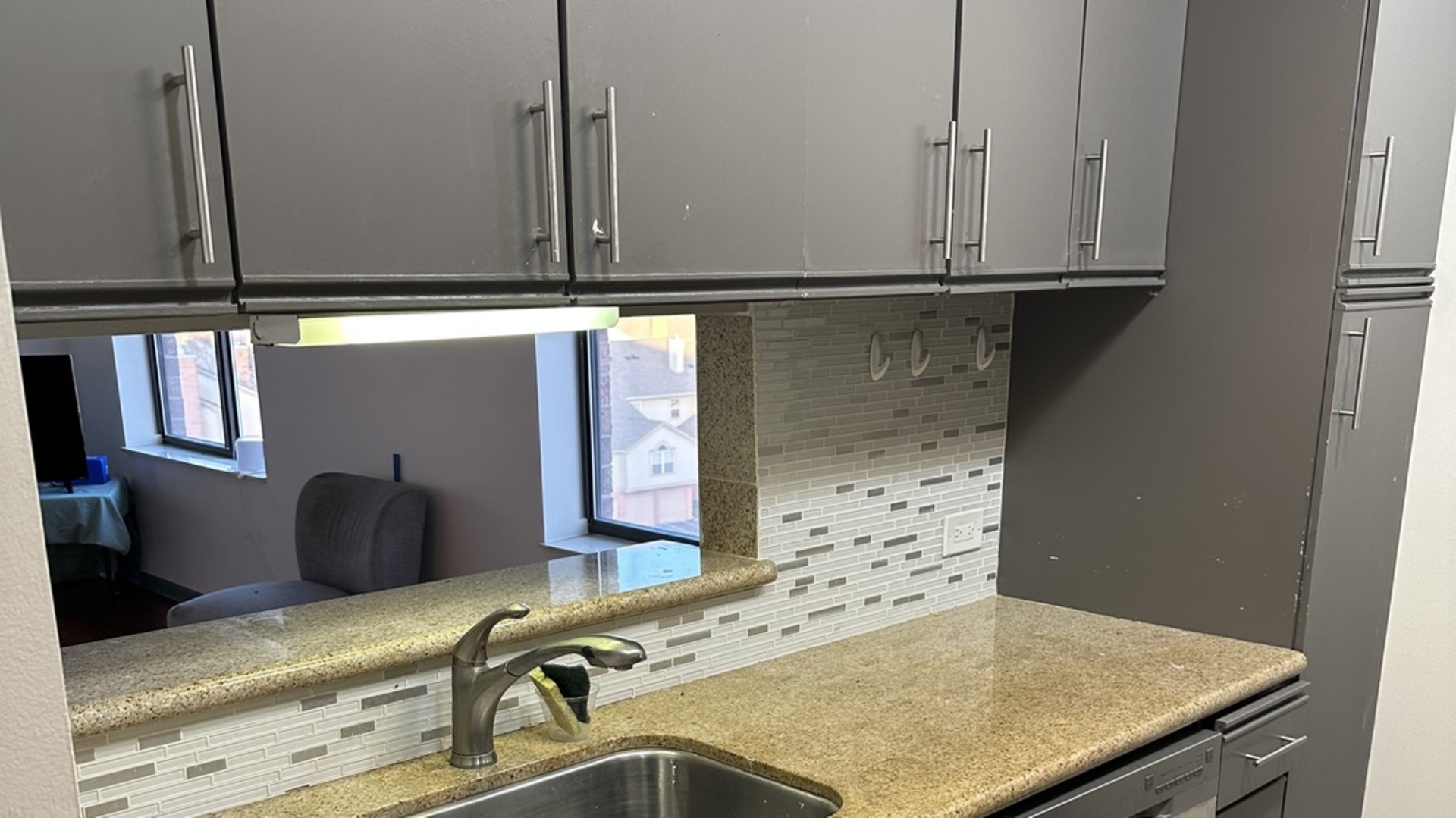 75 Kristin Circle #613, Schaumburg, IL 60195
