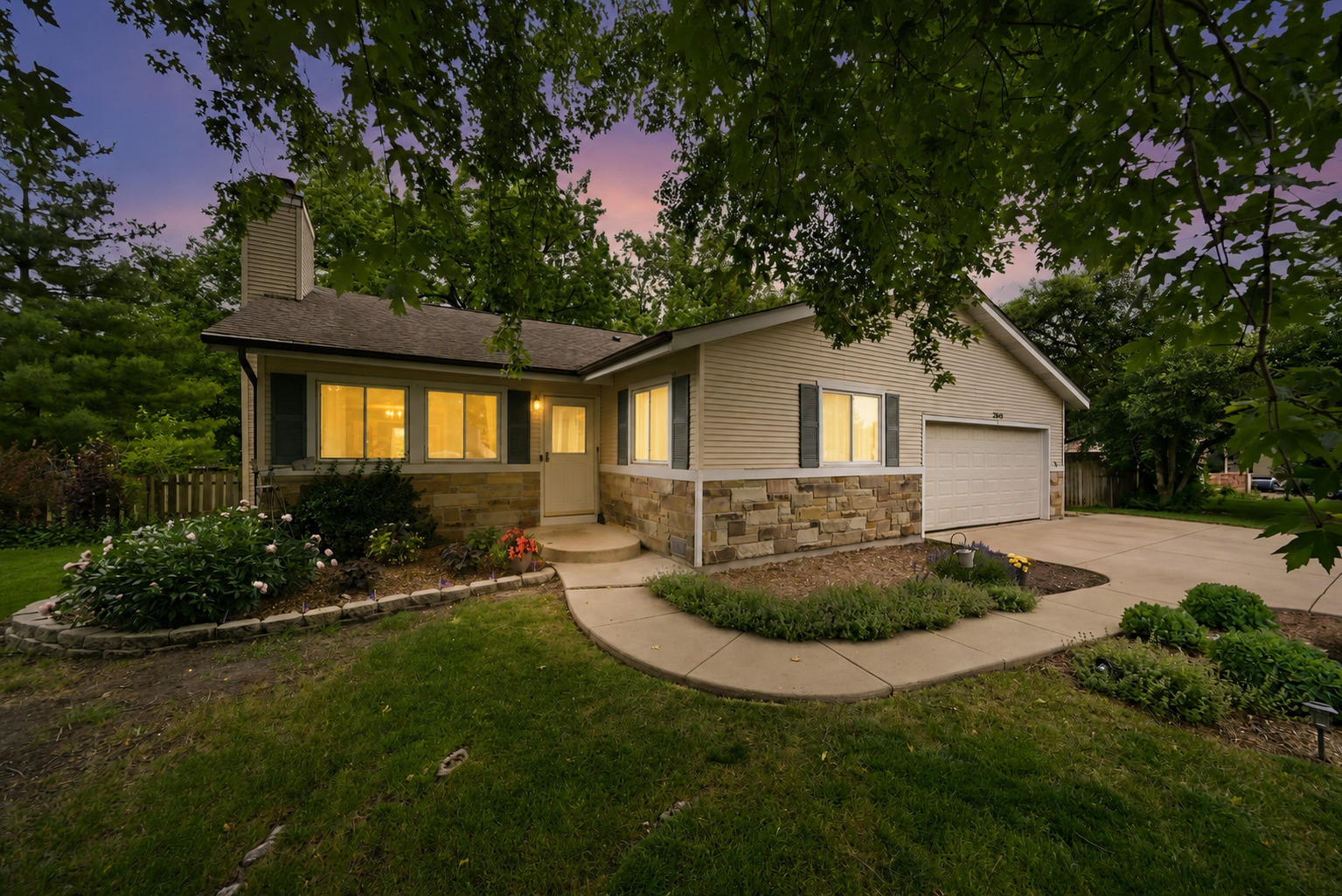2S445 Sanchez Drive, Warrenville, IL 60555