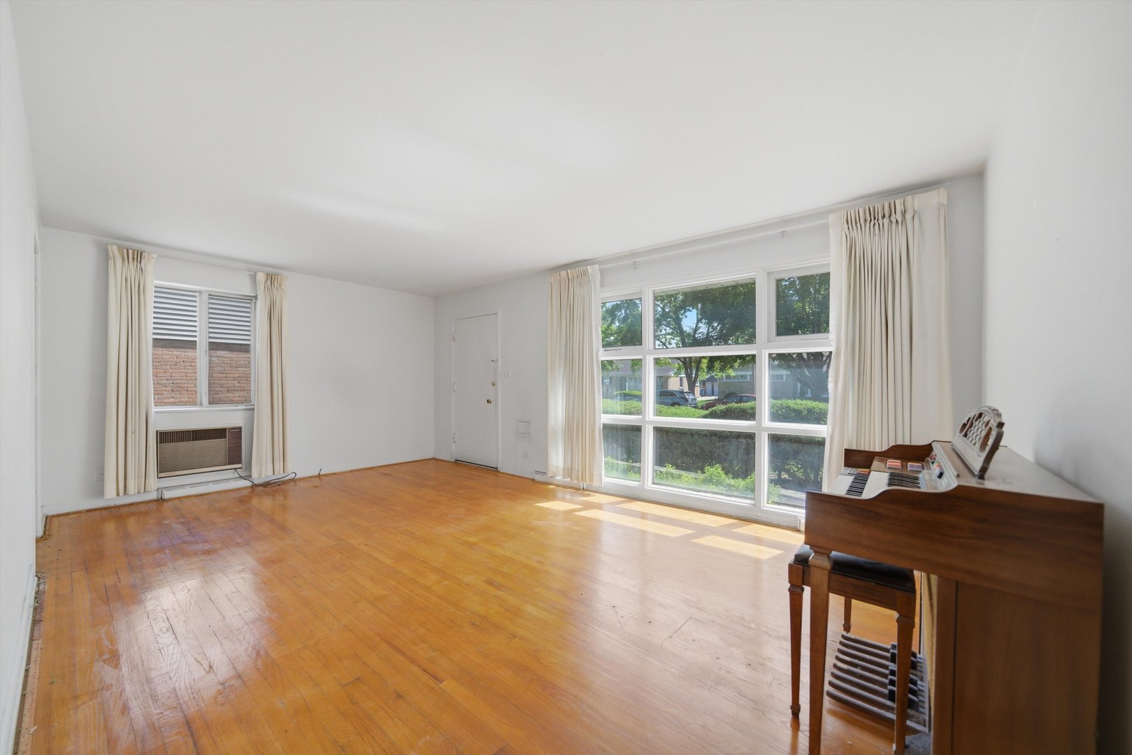 415 N Highland Avenue, Elmhurst, IL 60126