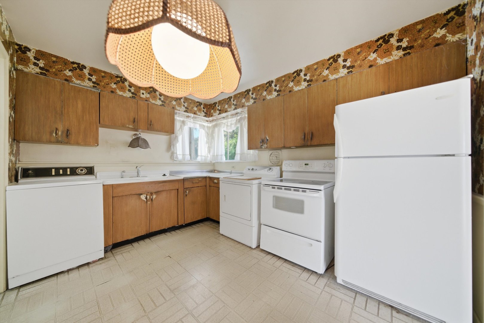 415 N Highland Avenue, Elmhurst, IL 60126