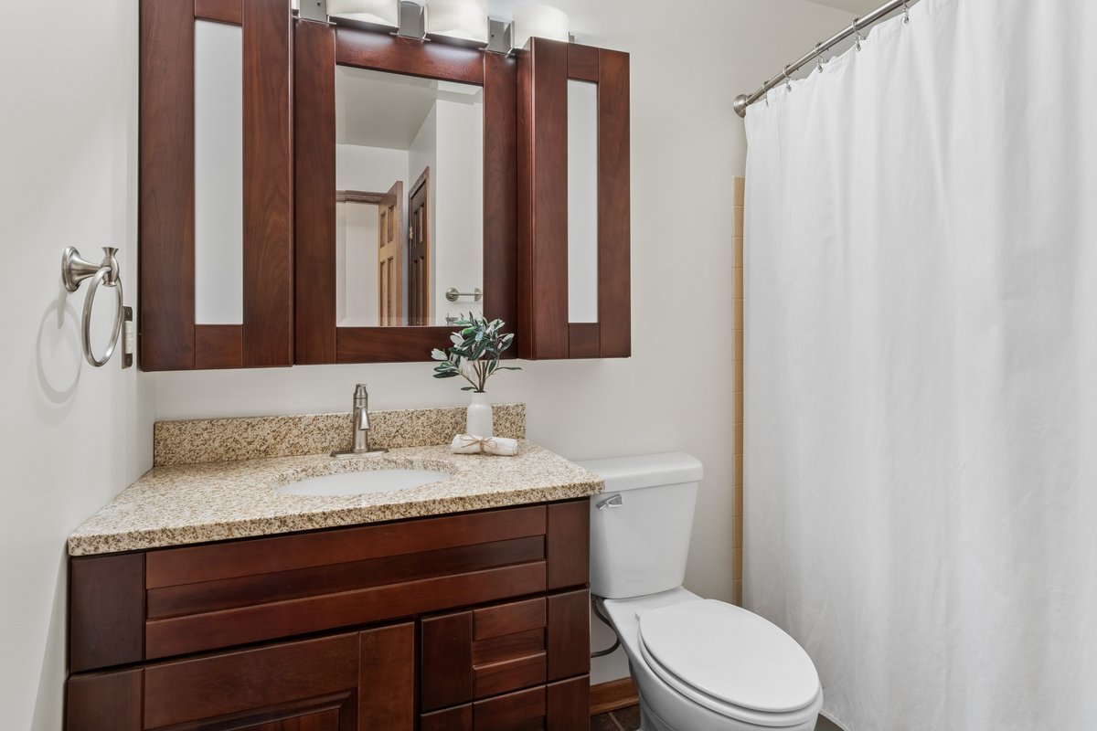 28W691 Leverenz Road, Naperville, IL 60564