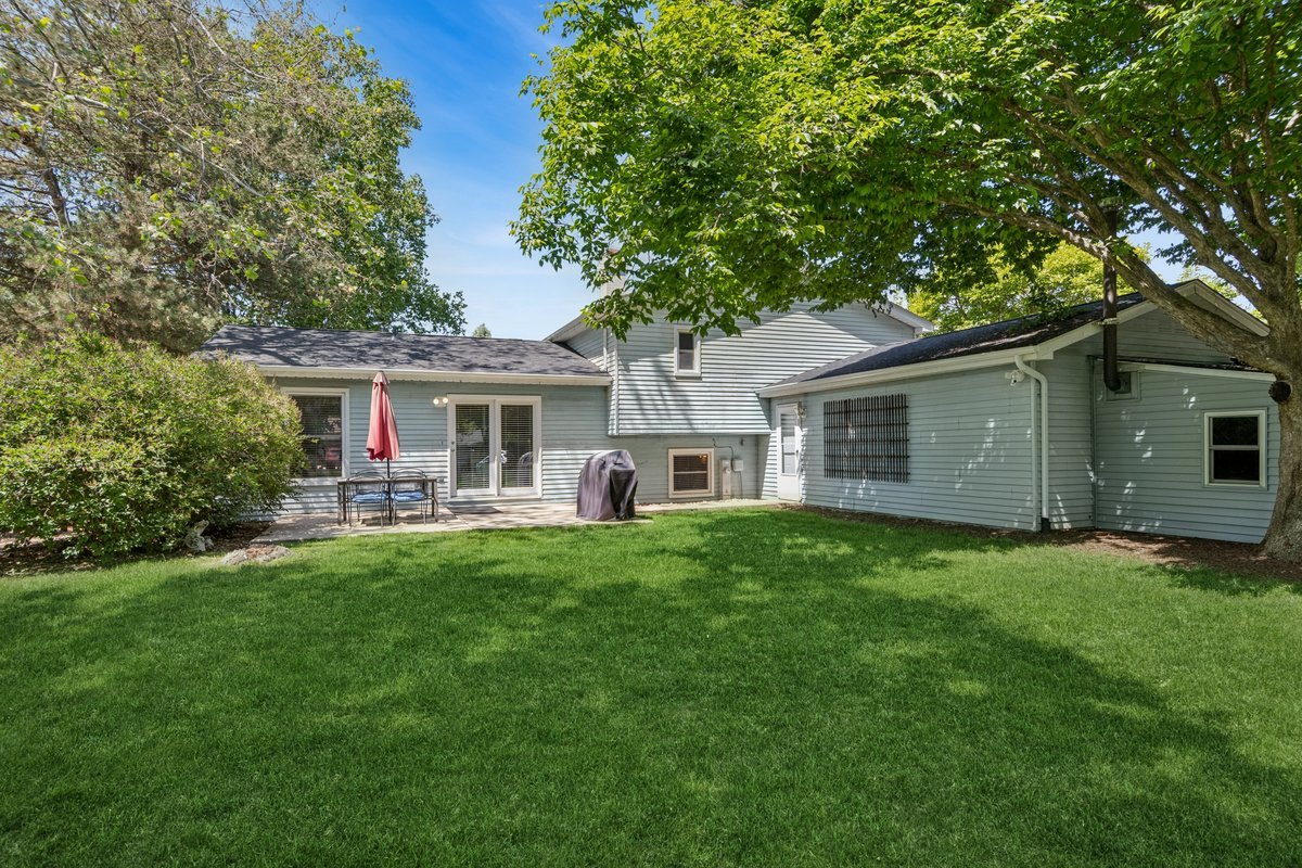 28W691 Leverenz Road, Naperville, IL 60564