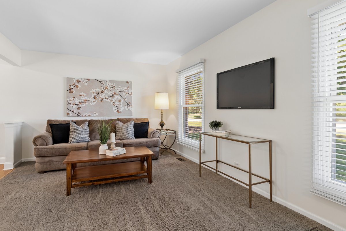 28W691 Leverenz Road, Naperville, IL 60564