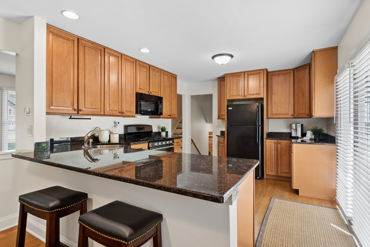 28W691 Leverenz Road, Naperville, IL 60564