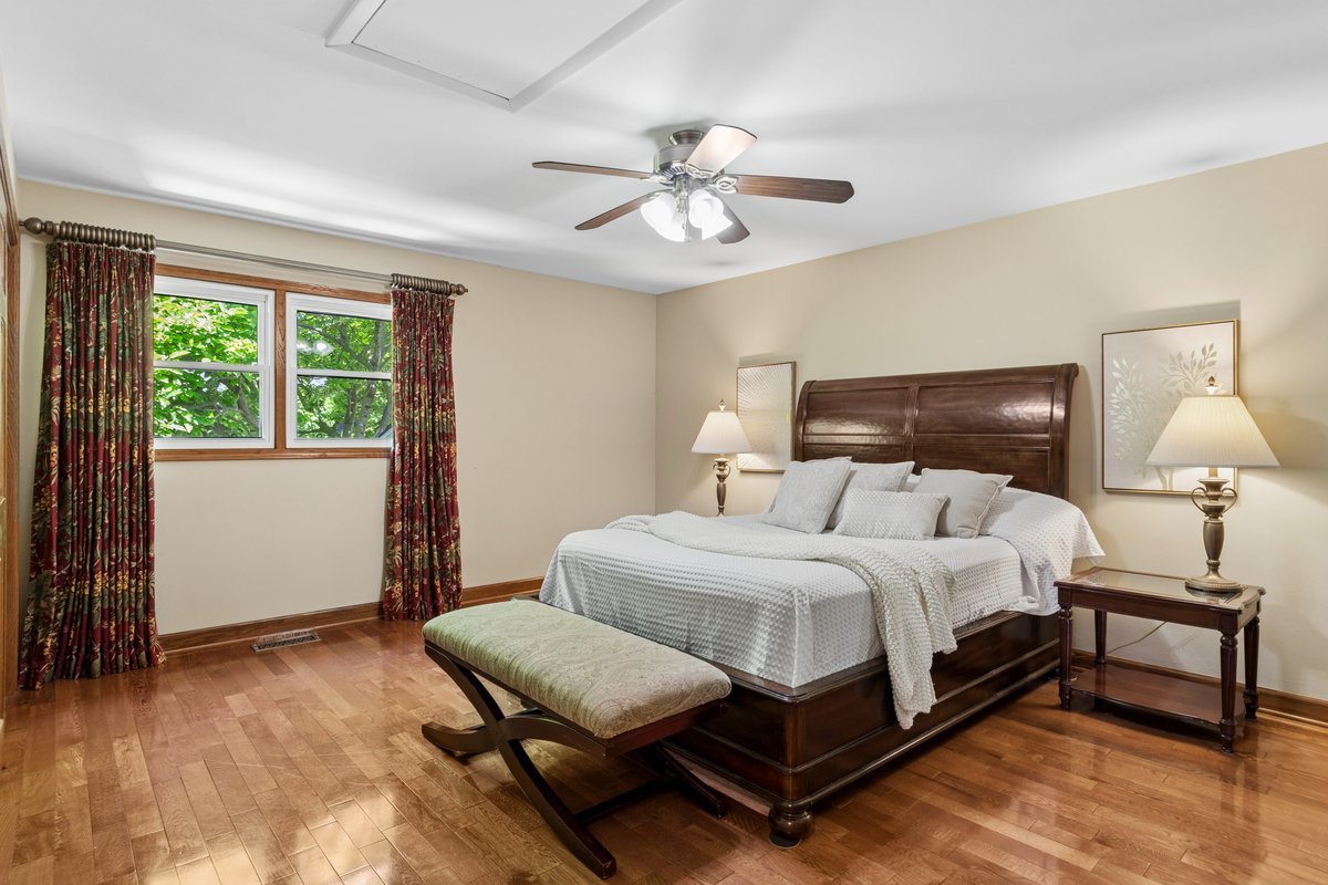 28W691 Leverenz Road, Naperville, IL 60564