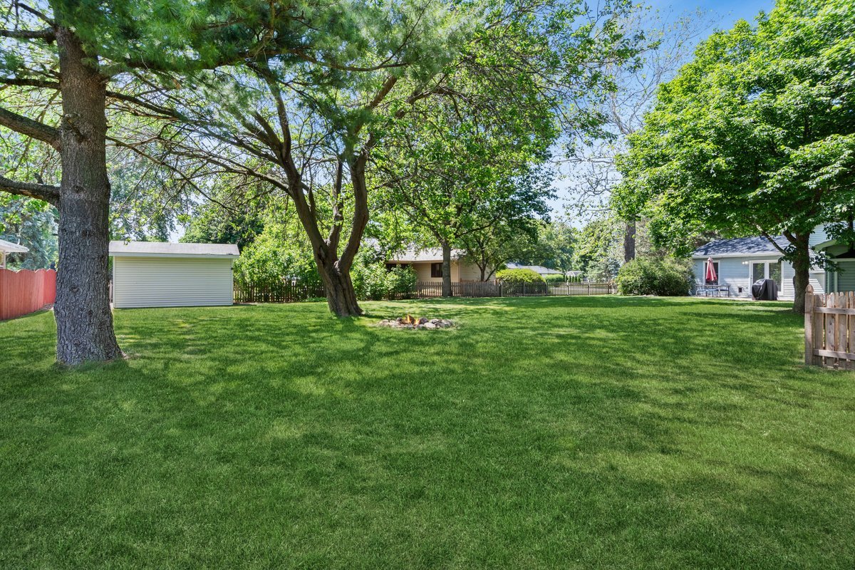 28W691 Leverenz Road, Naperville, IL 60564
