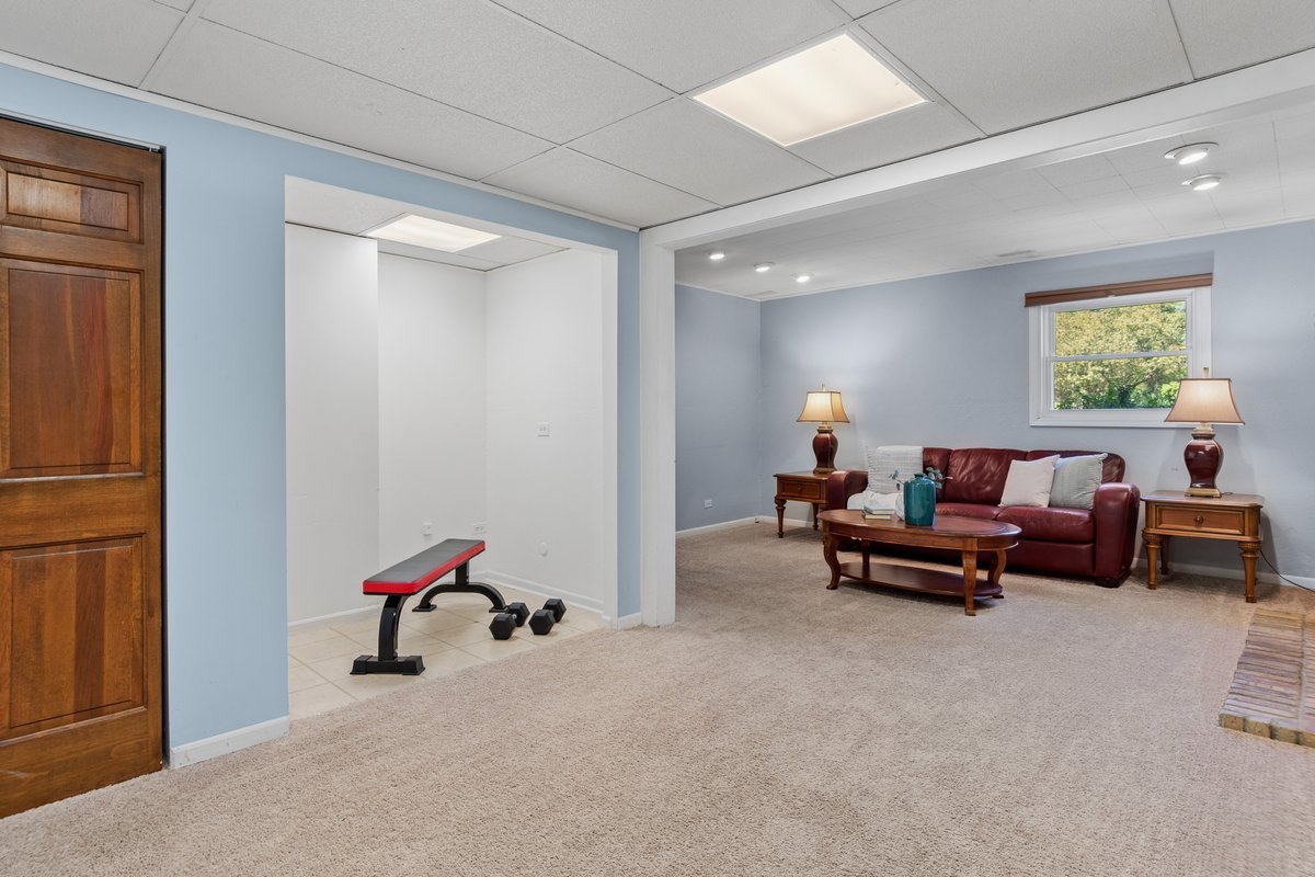 28W691 Leverenz Road, Naperville, IL 60564
