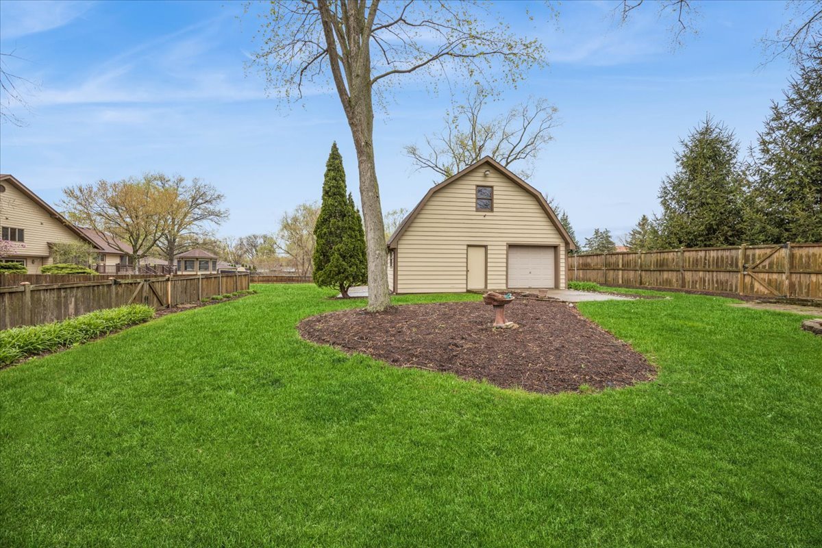 6037 Dunham Road, Downers Grove, IL 60516