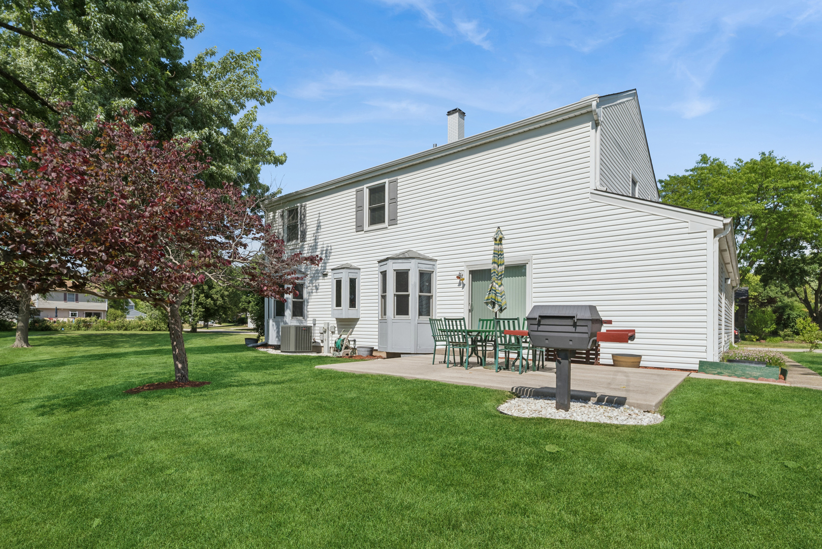 1380 Logsdon Lane, Buffalo Grove, IL 60089