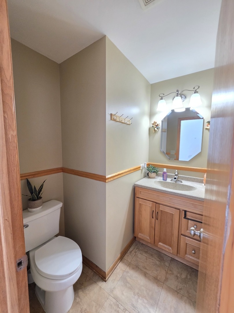 2400 Mark Avenue, Zion, IL 60099