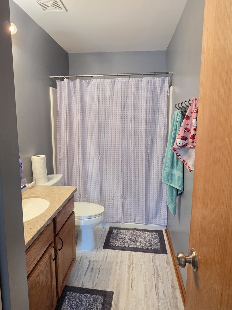 2400 Mark Avenue, Zion, IL 60099