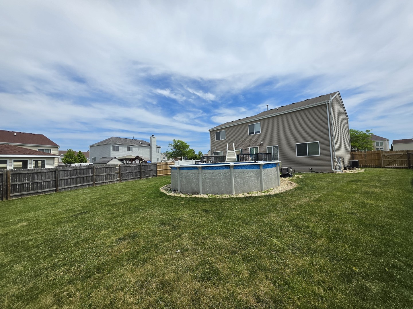 2400 Mark Avenue, Zion, IL 60099
