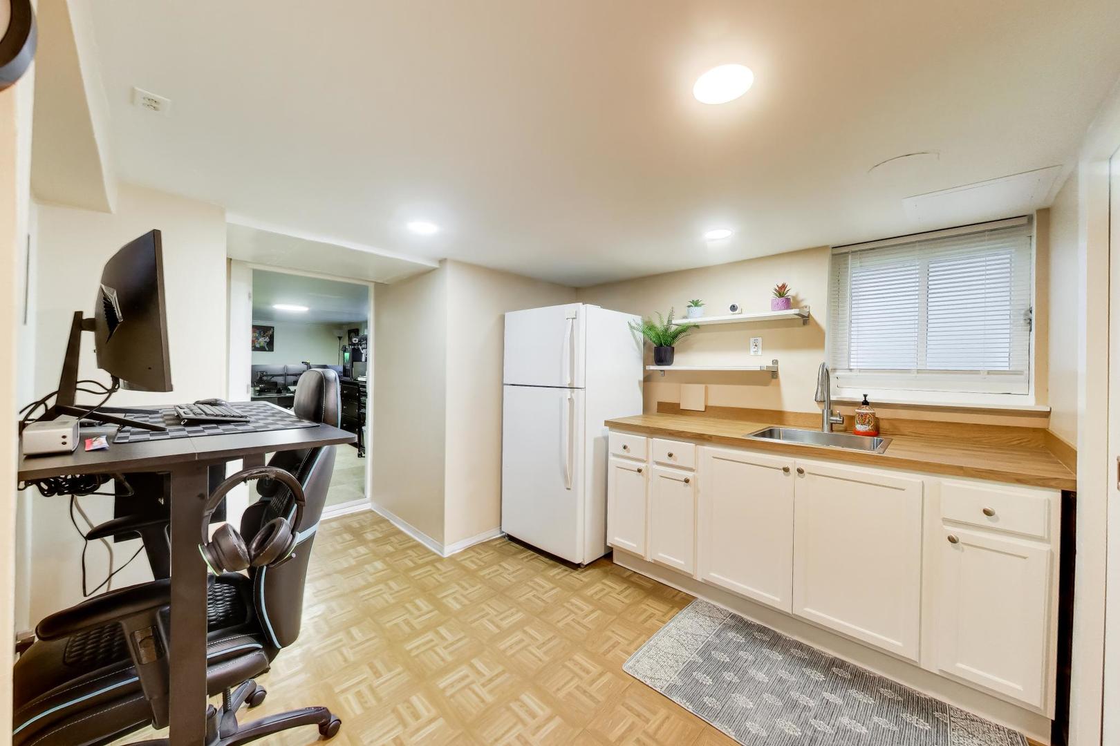 1005 Hannah Avenue, Forest Park, IL 60130