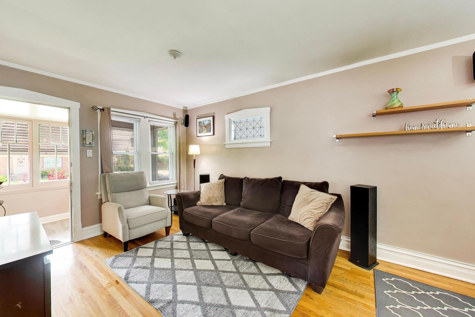 1005 Hannah Avenue, Forest Park, IL 60130