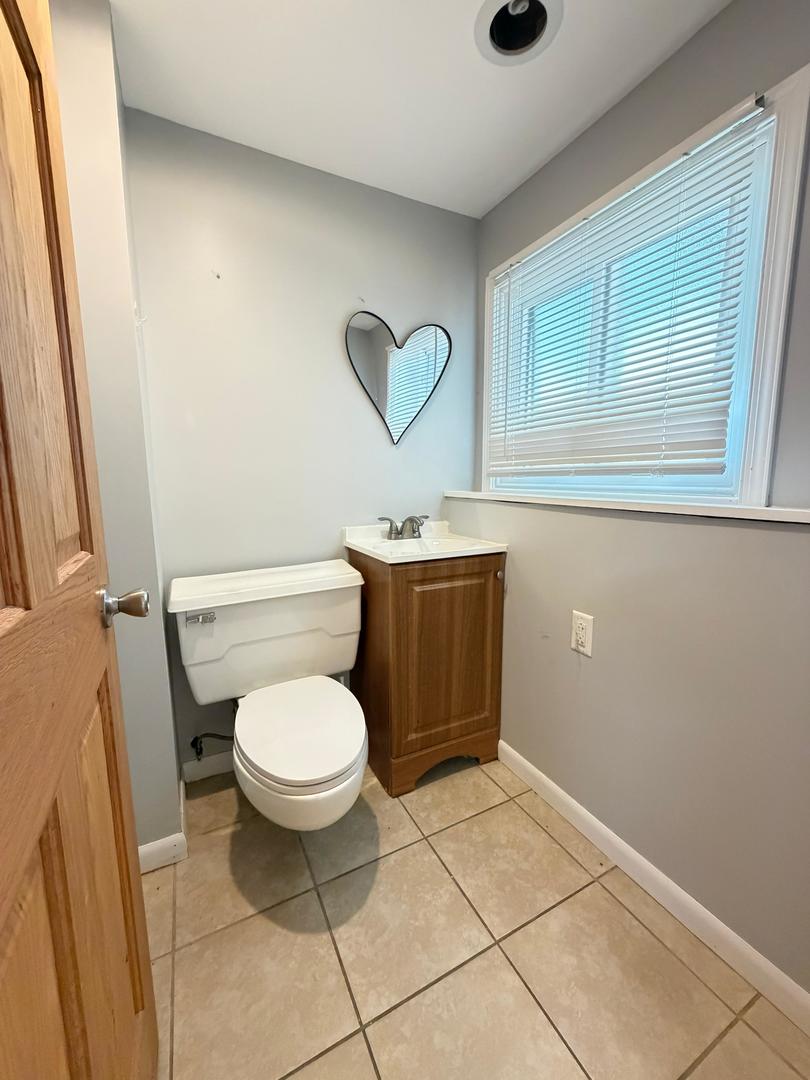 32 E Schubert Avenue, Glendale Heights, IL 60139