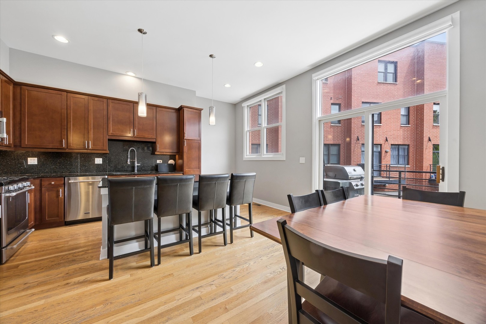 2318 W Wolfram Street, Chicago, IL 60618