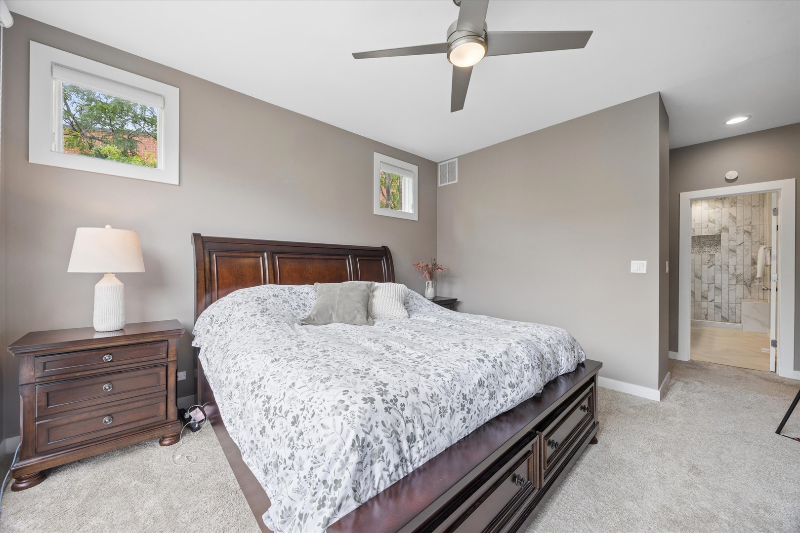 2318 W Wolfram Street, Chicago, IL 60618