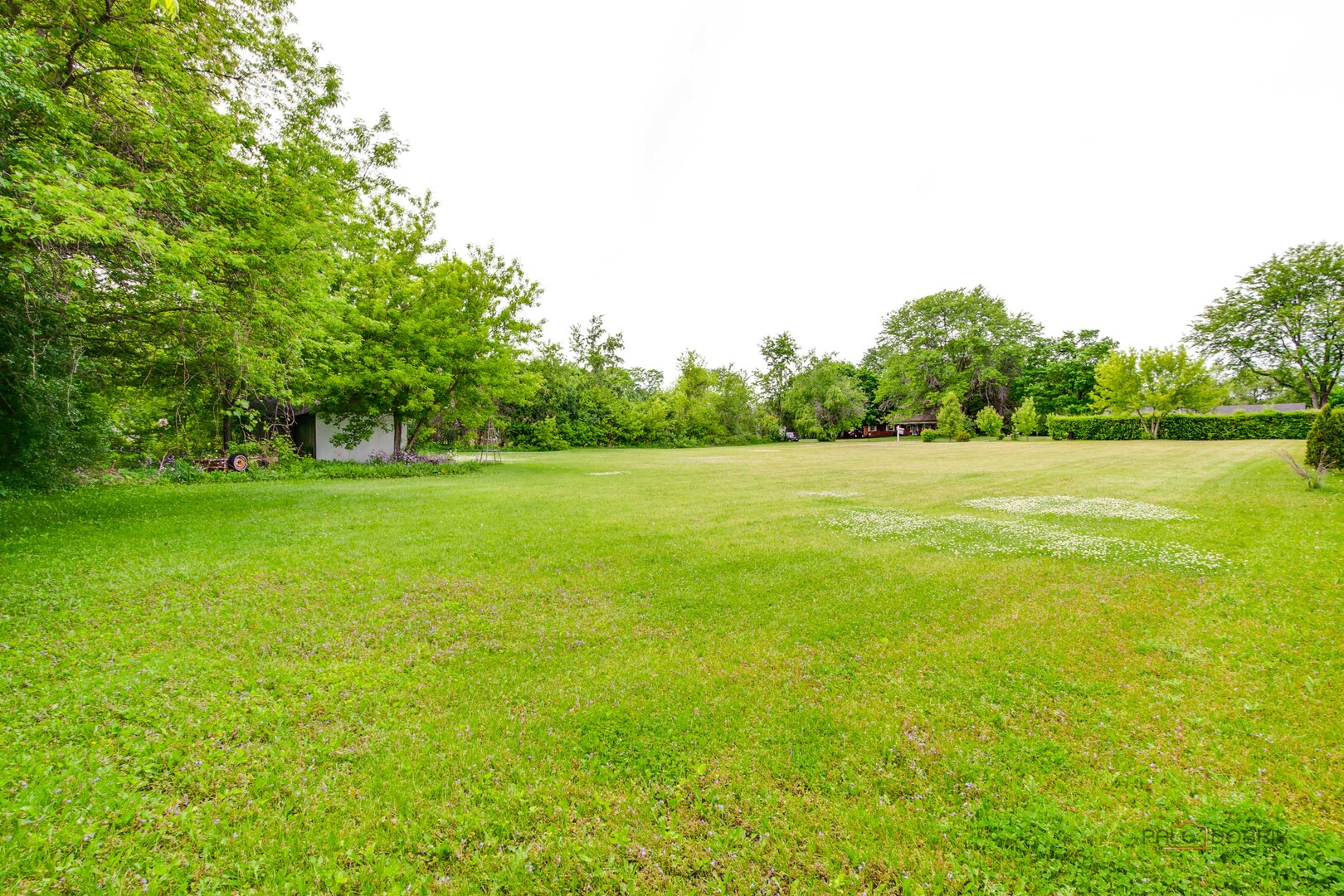 16655 W Applewood Court, Gurnee, IL 60031
