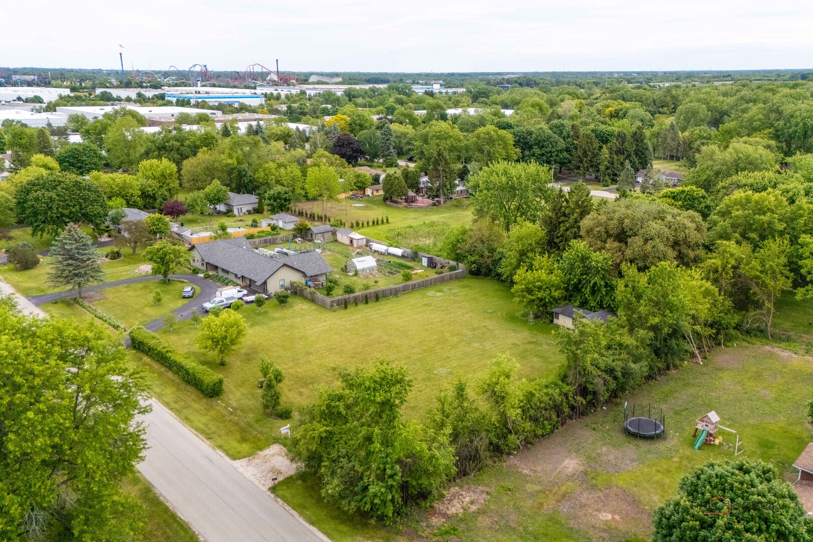 16655 W Applewood Court, Gurnee, IL 60031