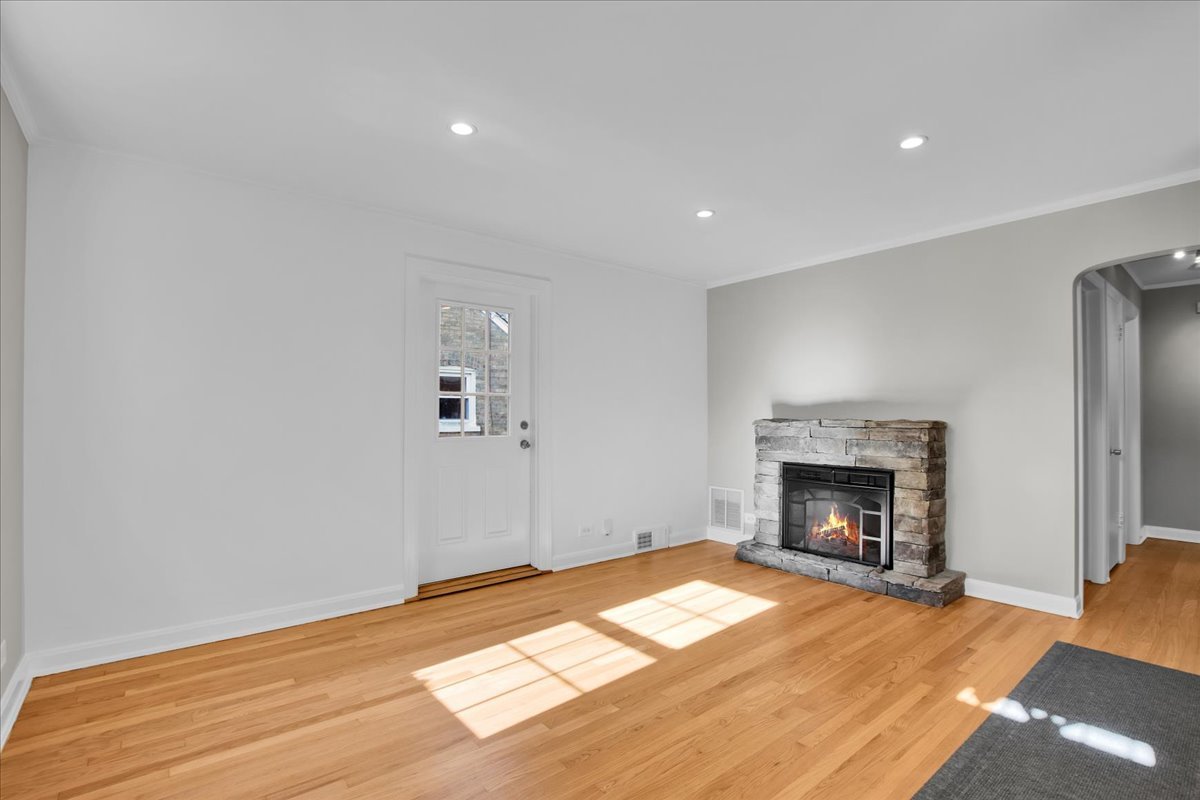 3122 Emerson Street, Franklin Park, IL 60131