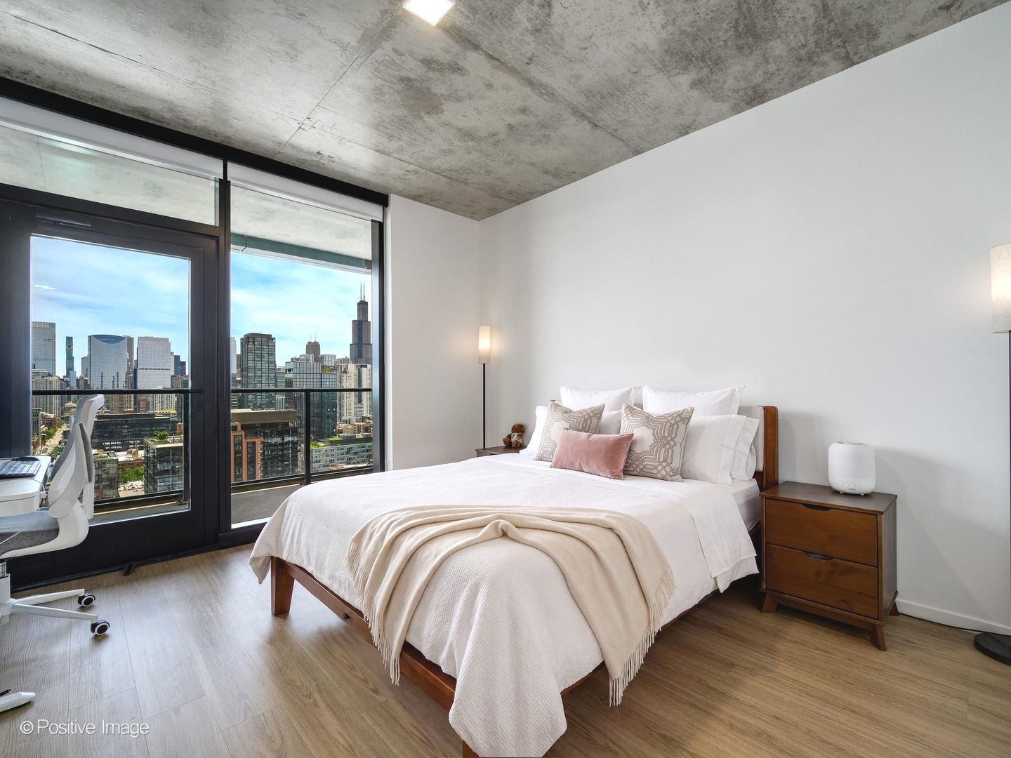 225 N Elizabeth Street #2502, Chicago, IL 60607