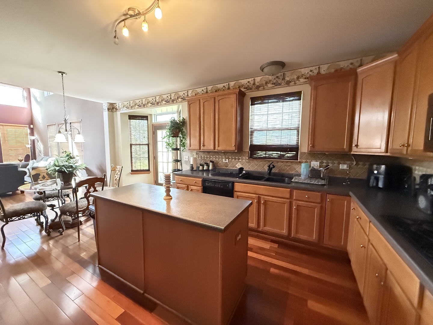 2023 Crosswind Drive, Plainfield, IL 60586