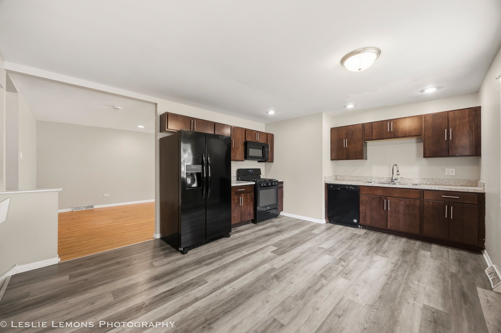 16388 Terry Lane, Oak Forest, IL 60452