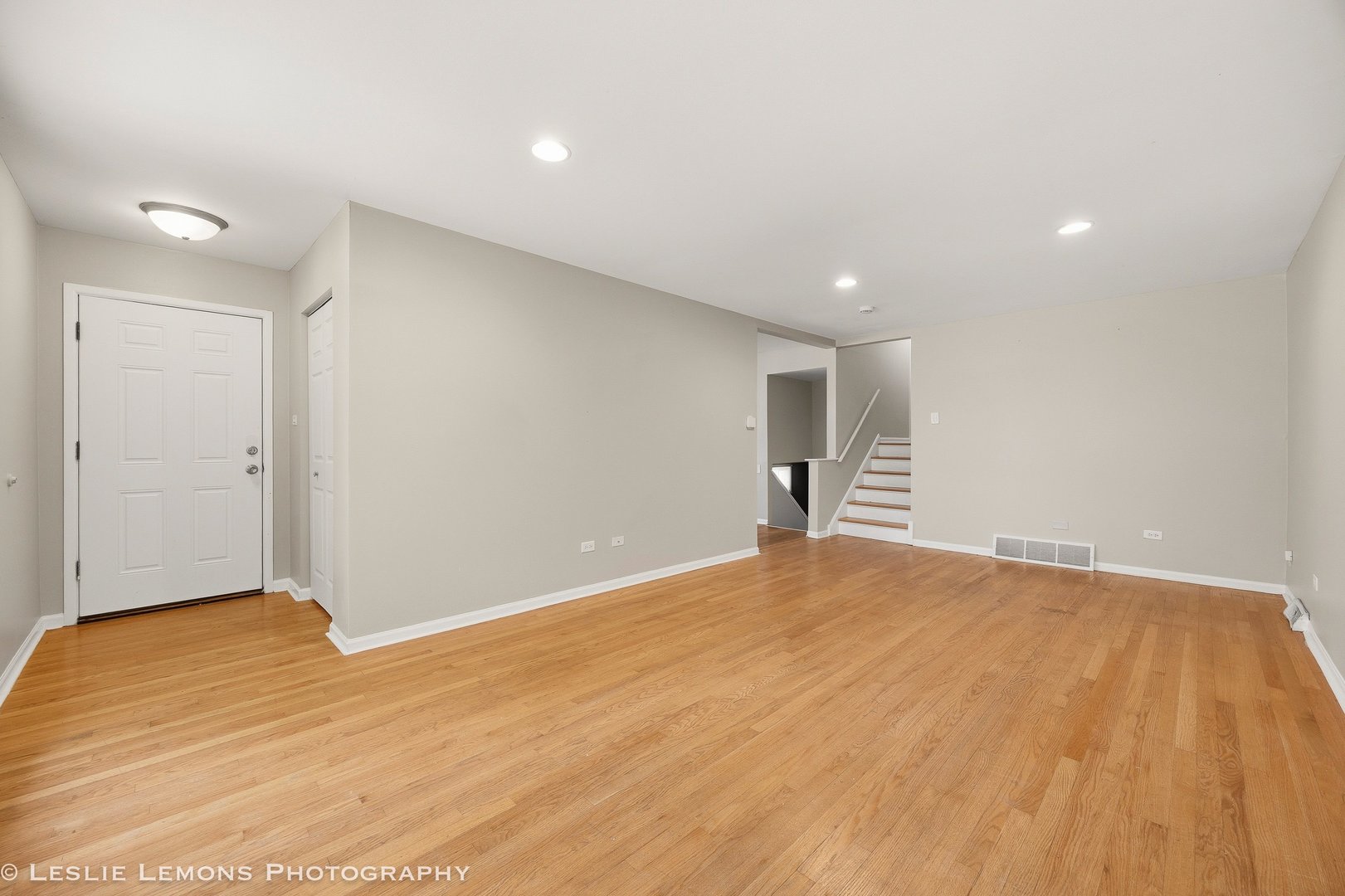 16388 Terry Lane, Oak Forest, IL 60452