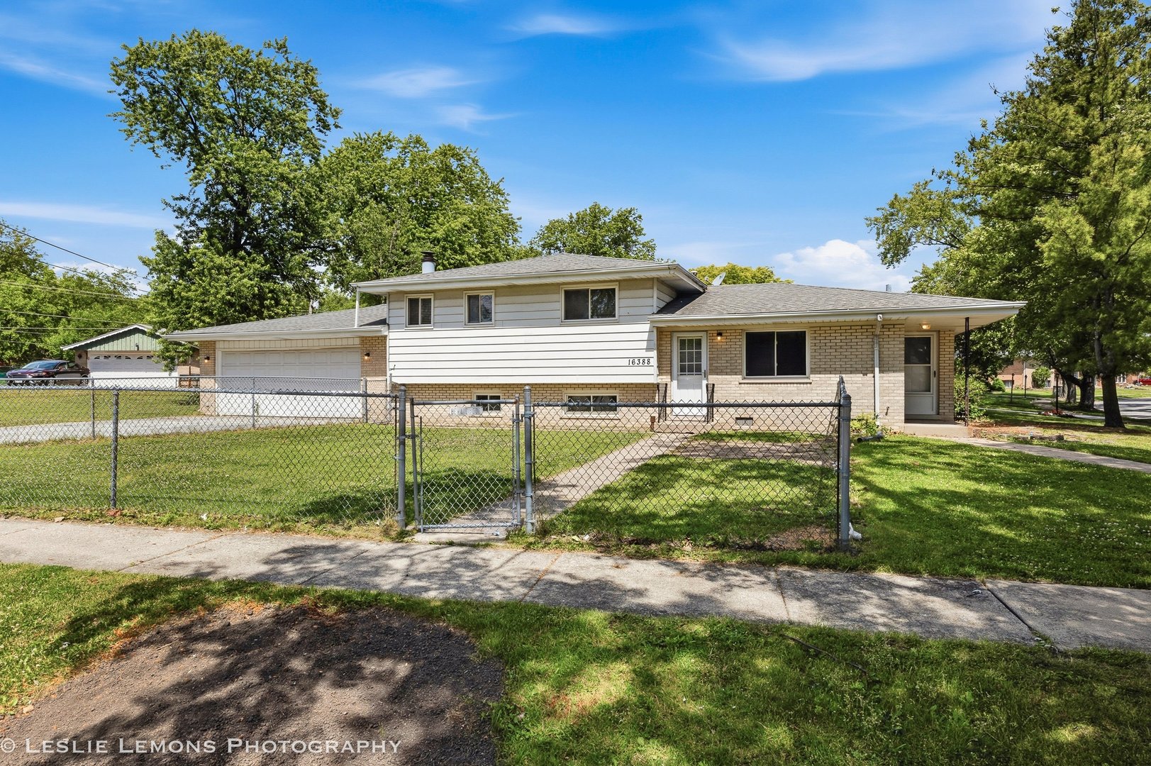 16388 Terry Lane, Oak Forest, IL 60452